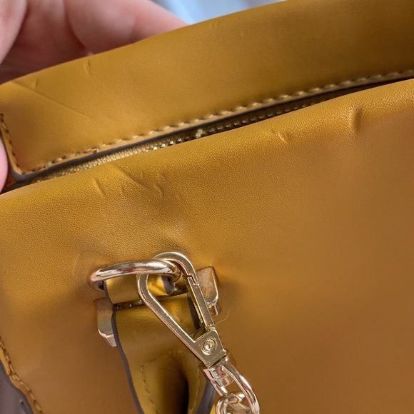 a new day ladies Mustard Yellow Purse/Handbag/Crossbody - Picture 4 of 6